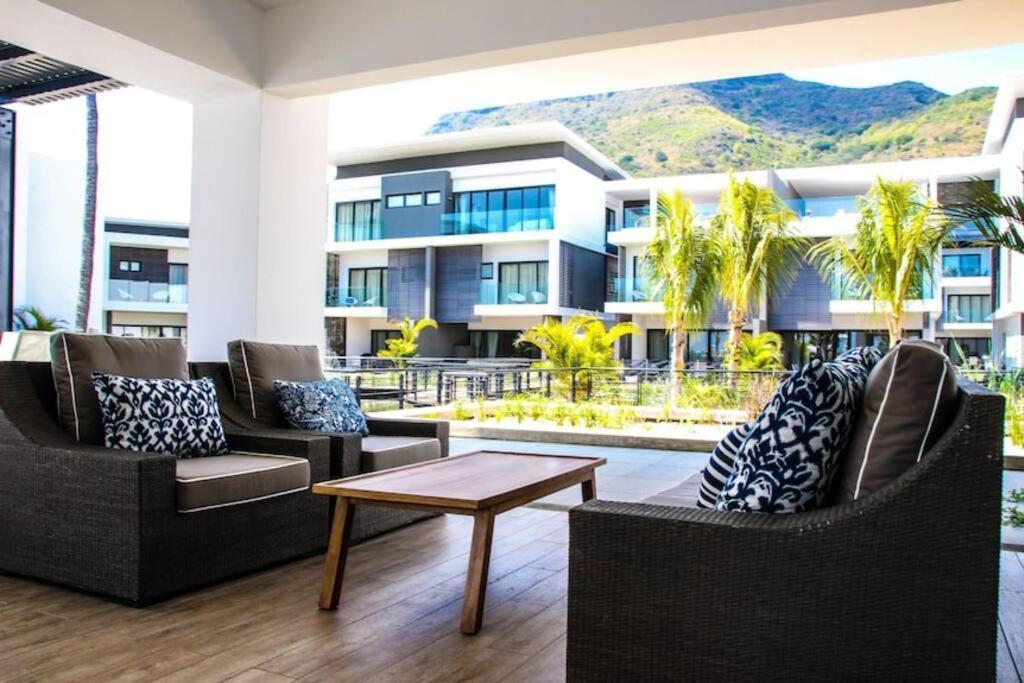 Latitude Luxury Seafront Suite Rivière Noire Kültér fotó