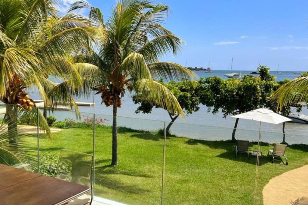 Latitude Luxury Seafront Suite Rivière Noire Kültér fotó