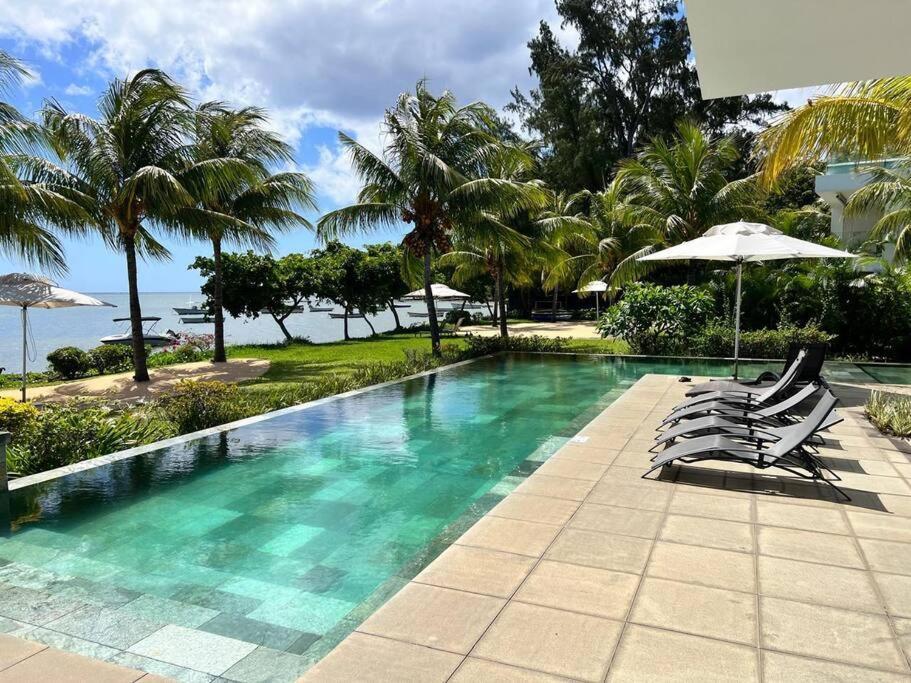 Latitude Luxury Seafront Suite Rivière Noire Kültér fotó