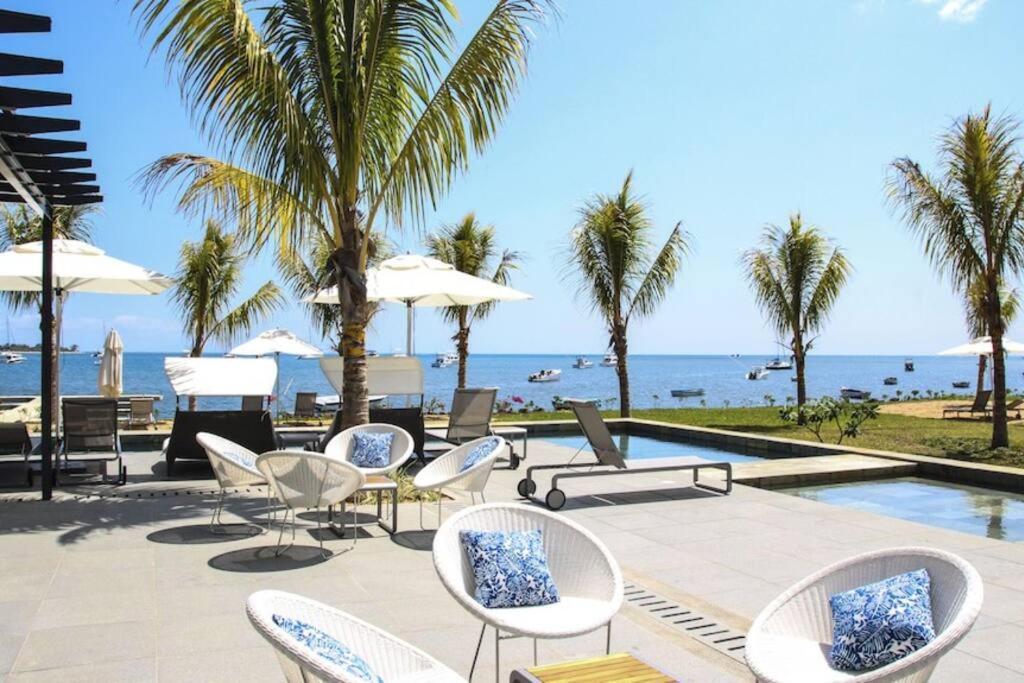 Latitude Luxury Seafront Suite Rivière Noire Kültér fotó