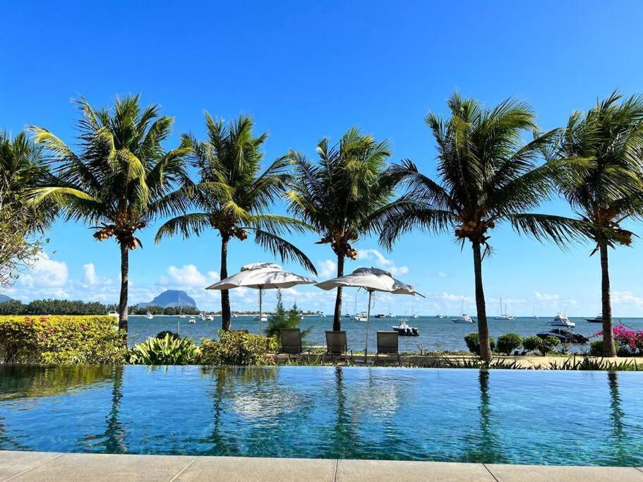 Latitude Luxury Seafront Suite Rivière Noire Kültér fotó