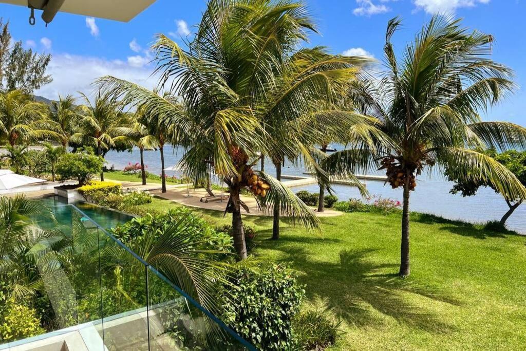 Latitude Luxury Seafront Suite Rivière Noire Kültér fotó
